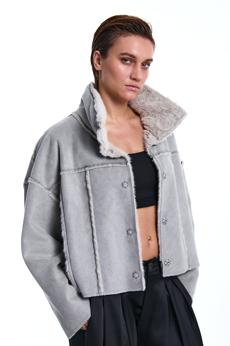 SAND CROPPED DOUBLE-FACE VEGAN SHEEPSKIN JACKET