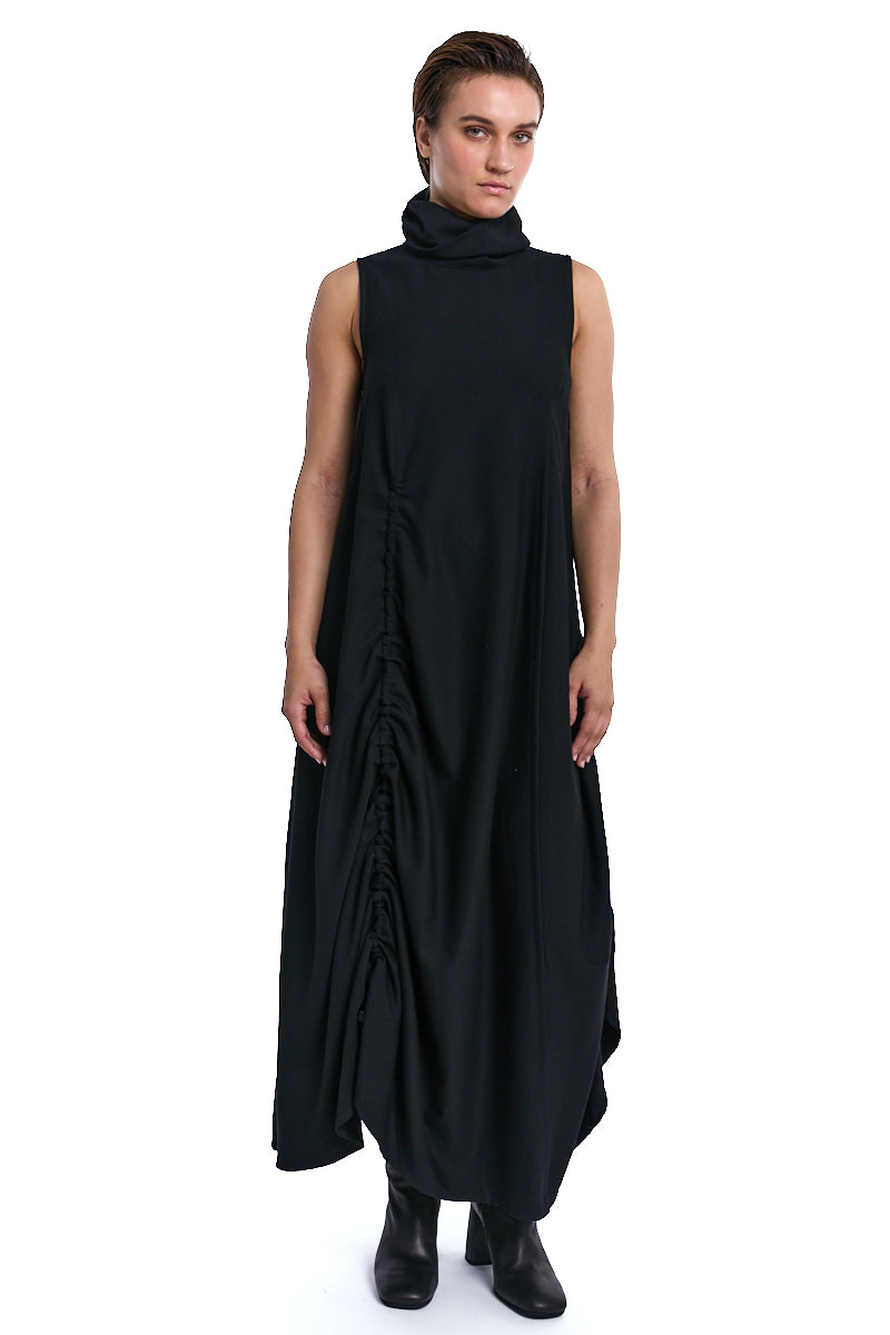 BLACK SLEEVELESS OVERSIZED DRESS