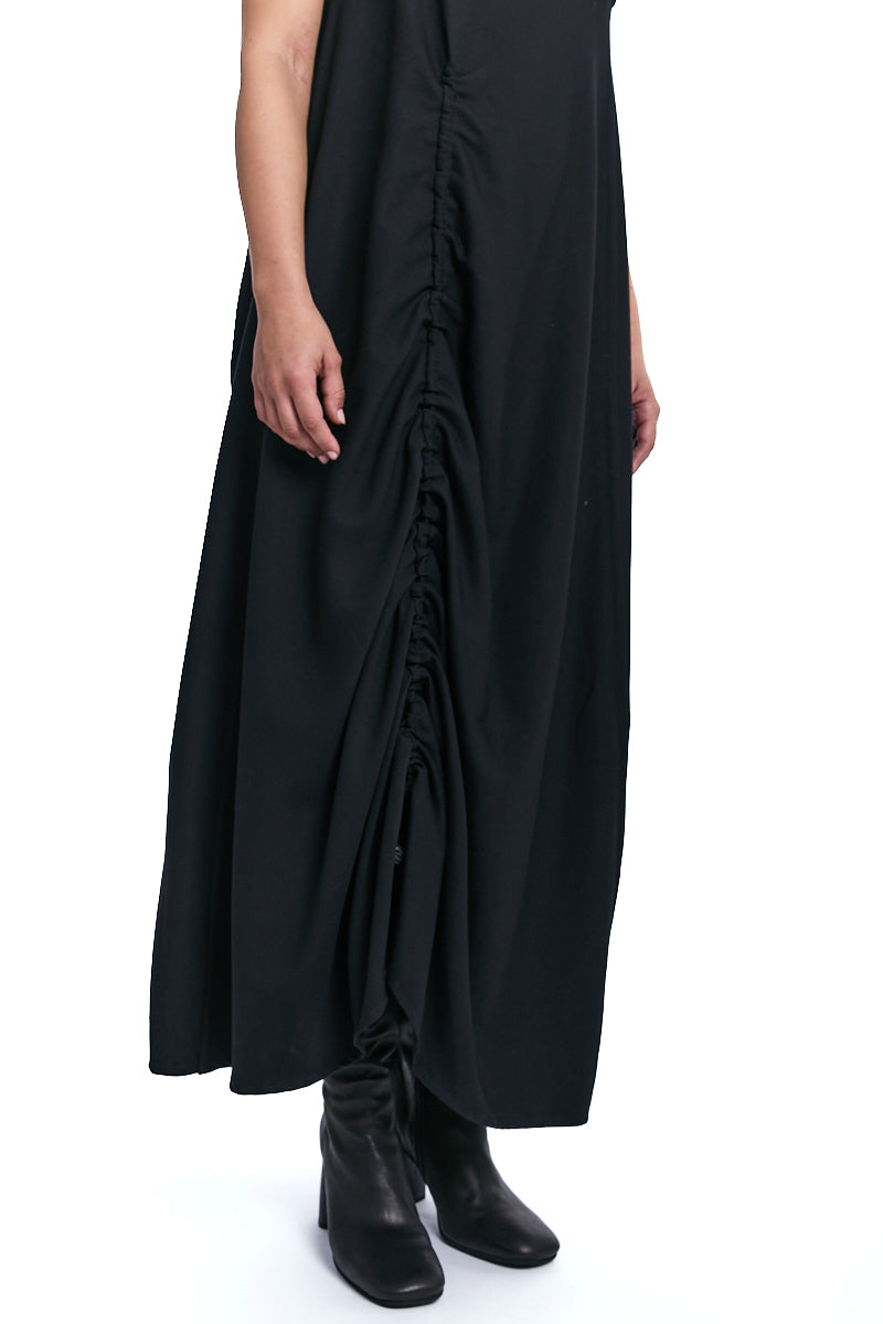 BLACK SLEEVELESS OVERSIZED DRESS