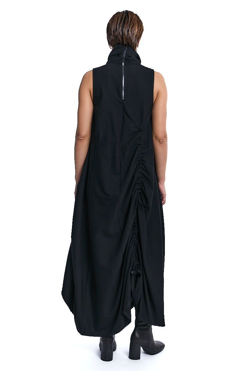 BLACK SLEEVELESS OVERSIZED DRESS