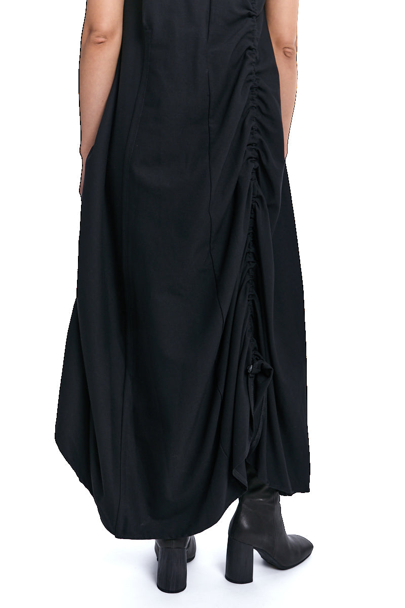 BLACK SLEEVELESS OVERSIZED DRESS