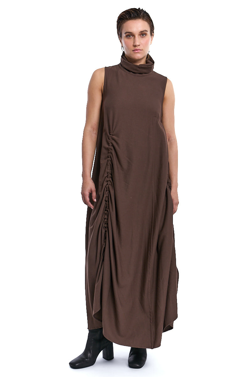 BROWN SLEEVELESS OVERSIZED DRESS