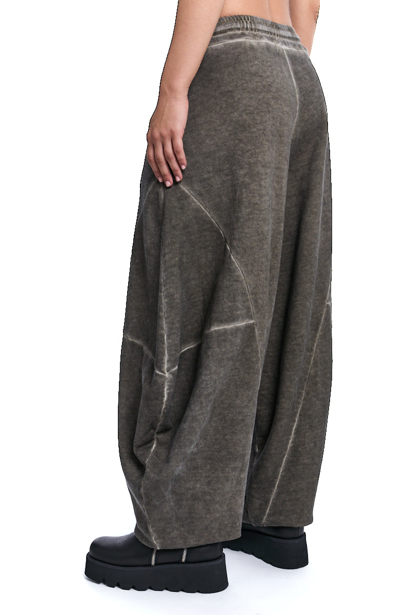 COLD BEIGE BALLOON FLEECE TROUSERS