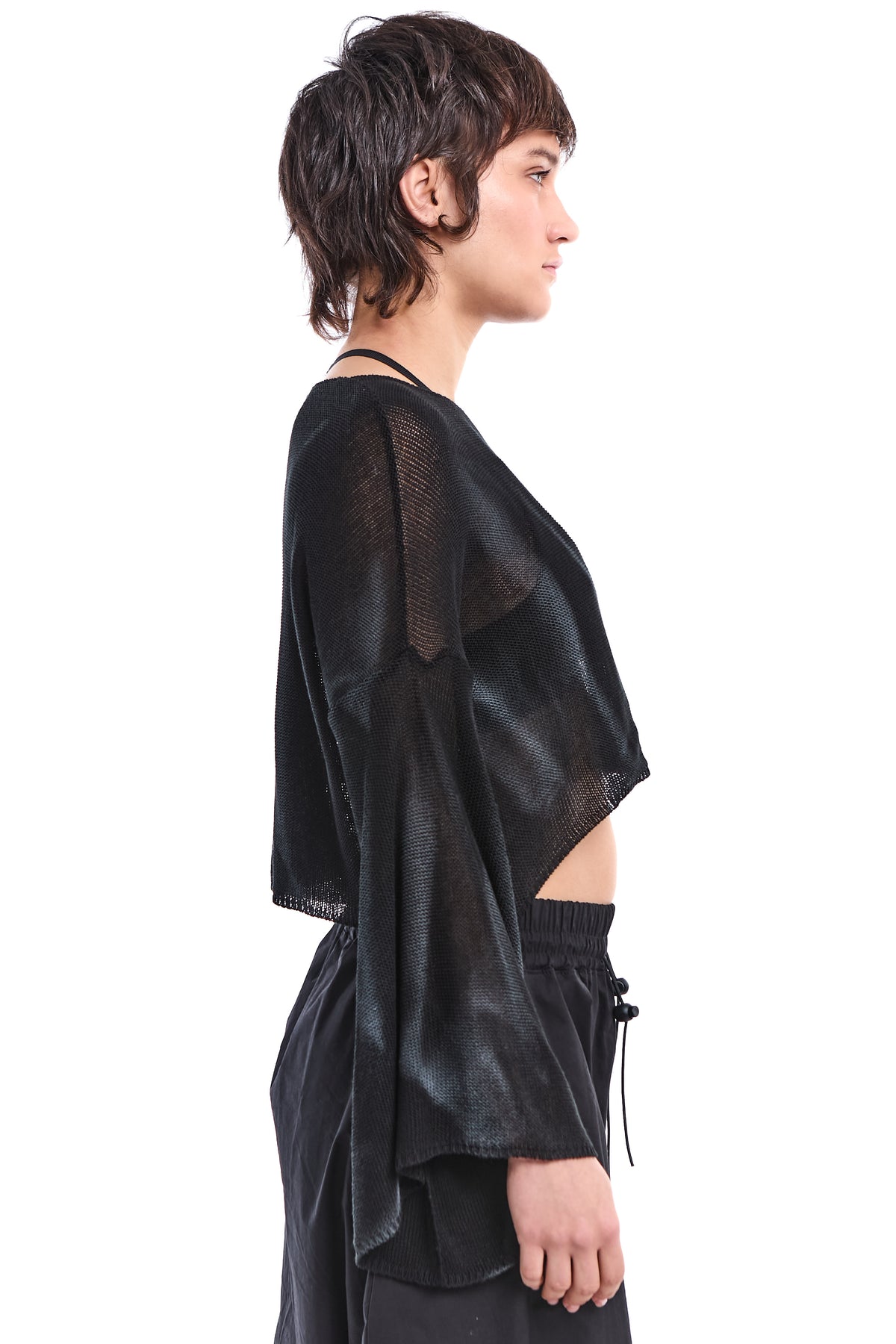 BLACK SPRAYED CROPPED KNITWEAR