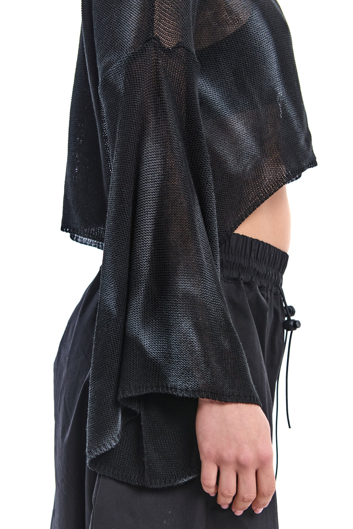 BLACK SPRAYED CROPPED KNITWEAR