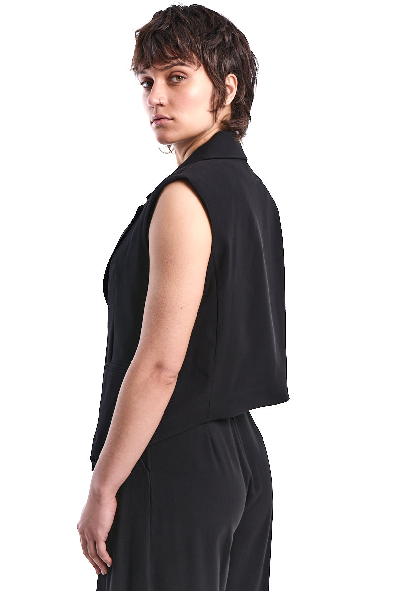 BLACK OVERSIZED CROPPED VISCOSE GILET