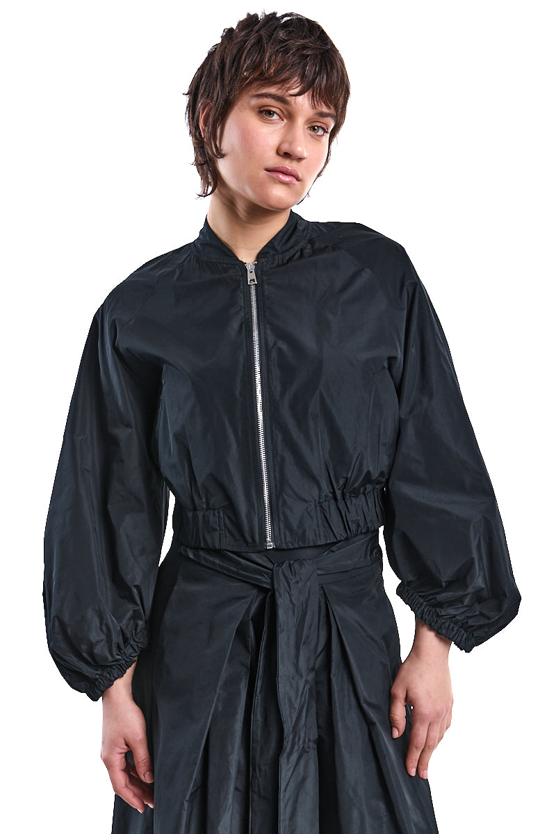 BLACK OVERSIZED CROPPED BOMBER