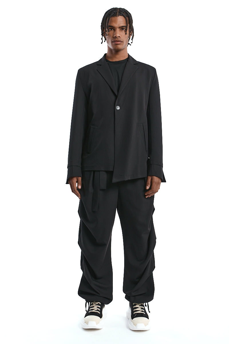 ASYMMETRIC FLUID-STRETCH JACKET