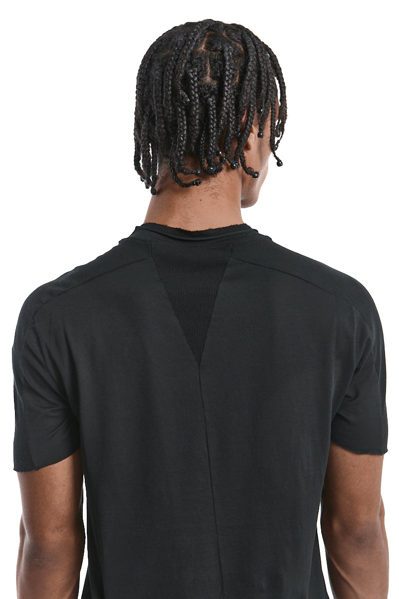 BLACK RIB YOKE TEE