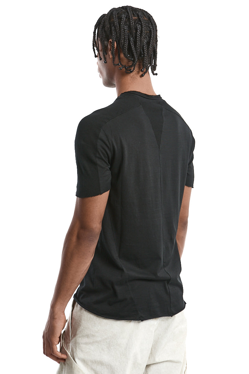 BLACK RIB YOKE TEE