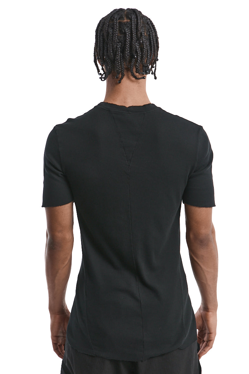 BLACK DIAGONAL POCKET RIB TEE