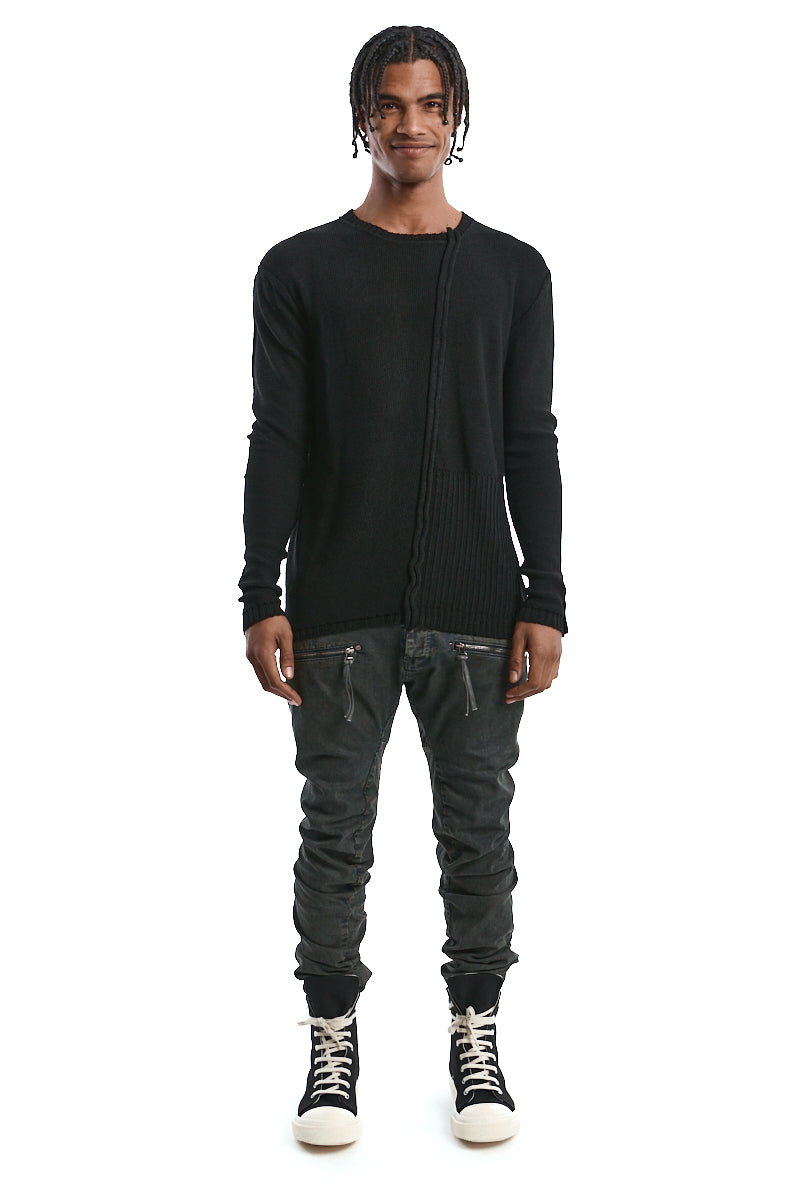 BLACK KNITTED EXTERNAL SEAM TOP