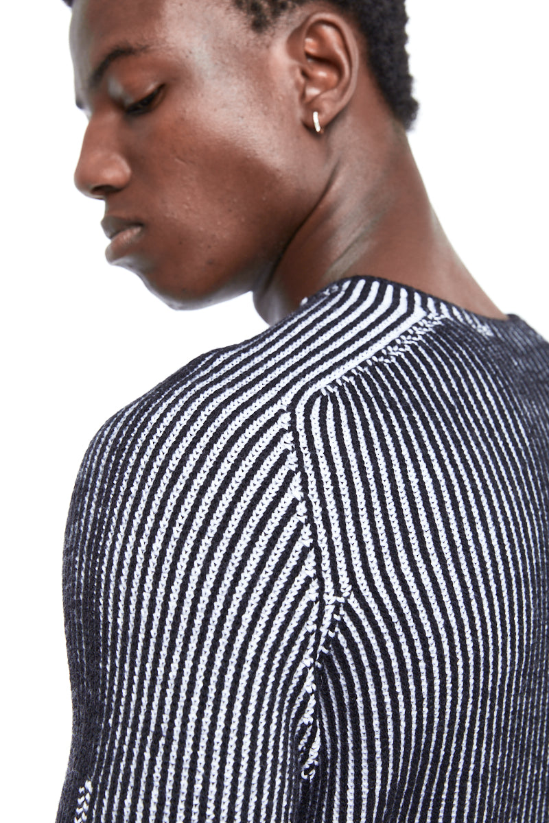 BLACK AND WHITE KNITTED WOOL JERSEY