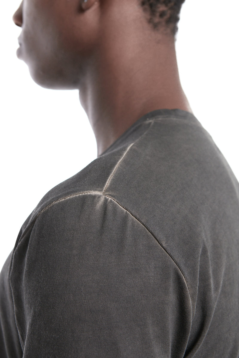 GREY RESIN SCAR STITCH TEE