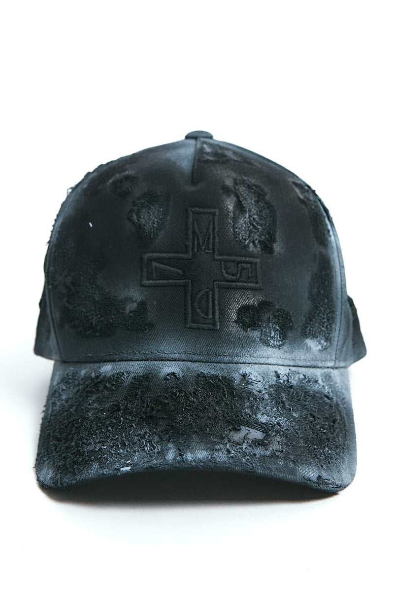 BLACK/WHITE DISTRESSED CAP