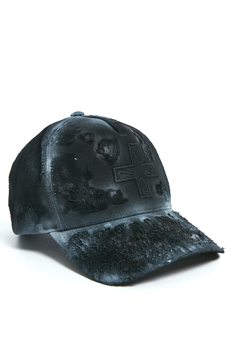 BLACK/WHITE DISTRESSED CAP