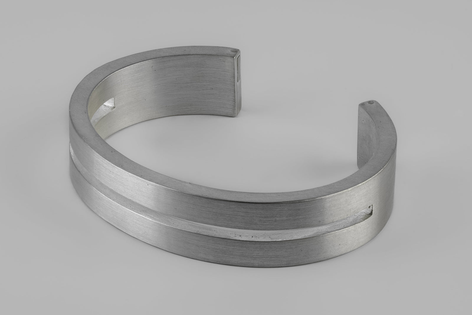 ULTRA REDUCTION SLIT BRACELET (15mm, MA)