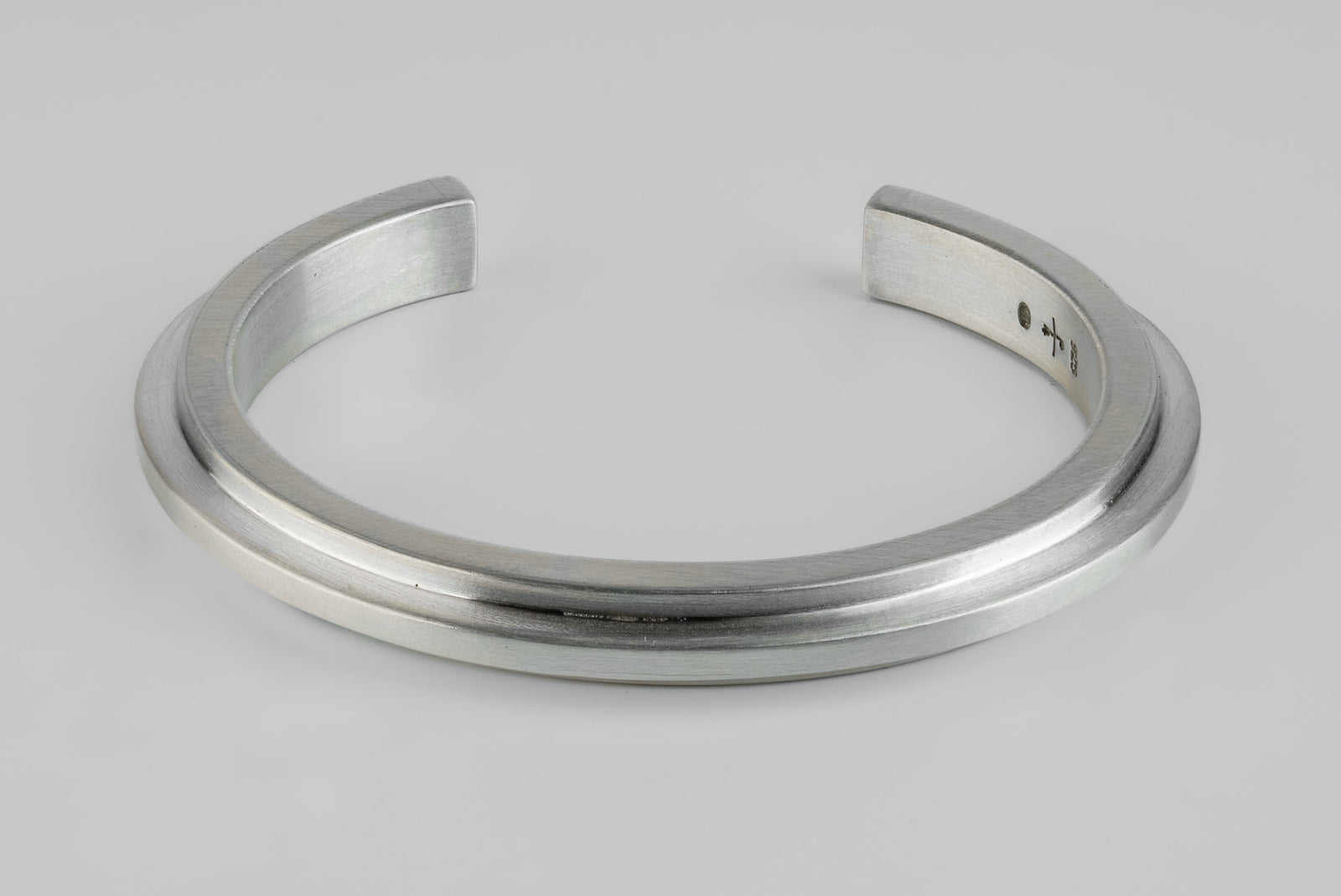 Ultra Reduction Ridge Bracelet (7mm, MA)