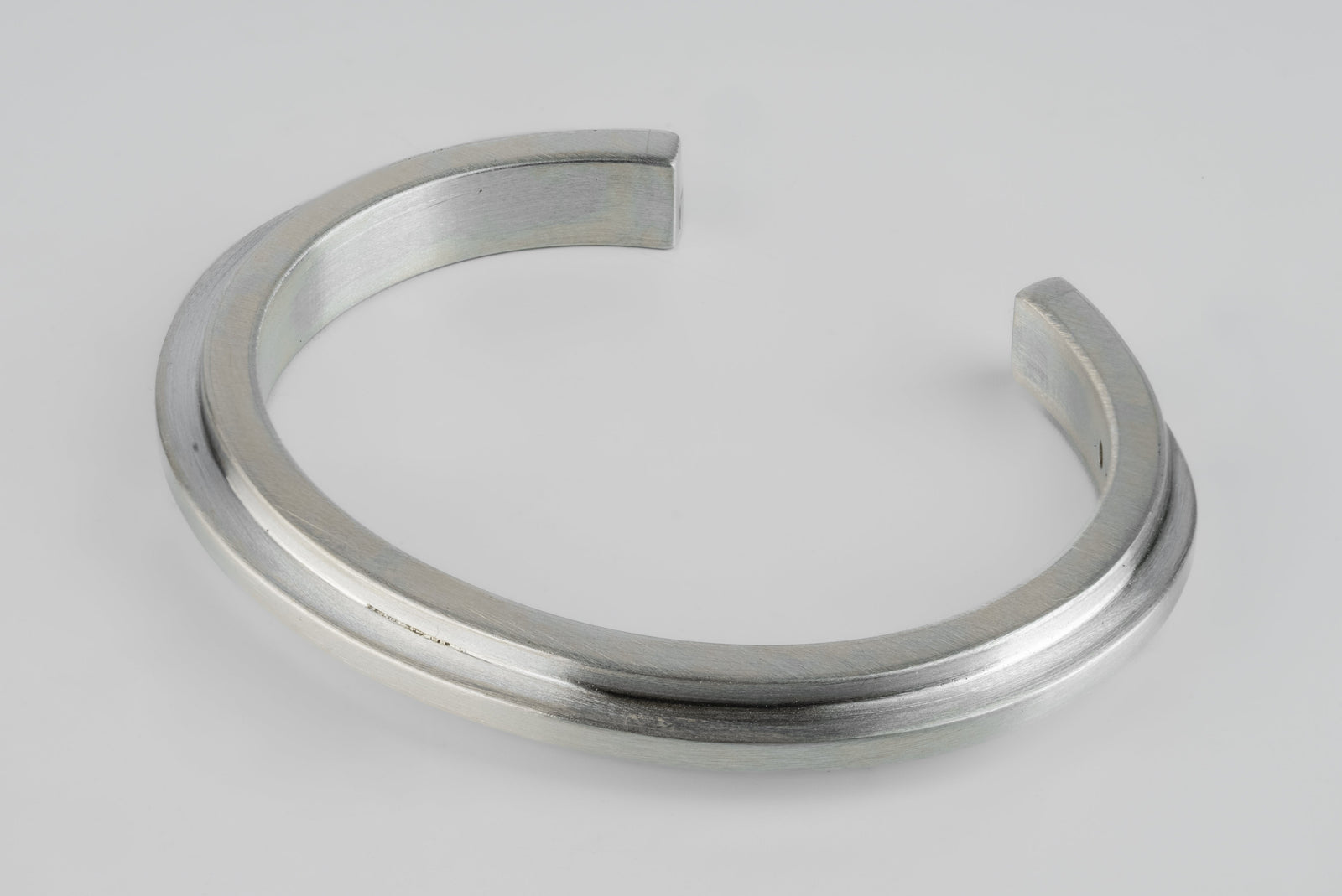 Ultra Reduction Ridge Bracelet (7mm, MA)