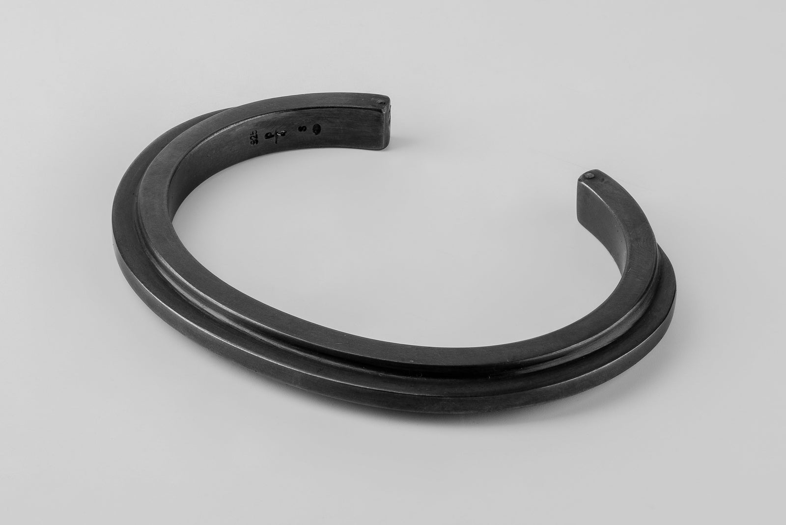 Ultra Reduction Ridge Bracelet (7mm, KA)