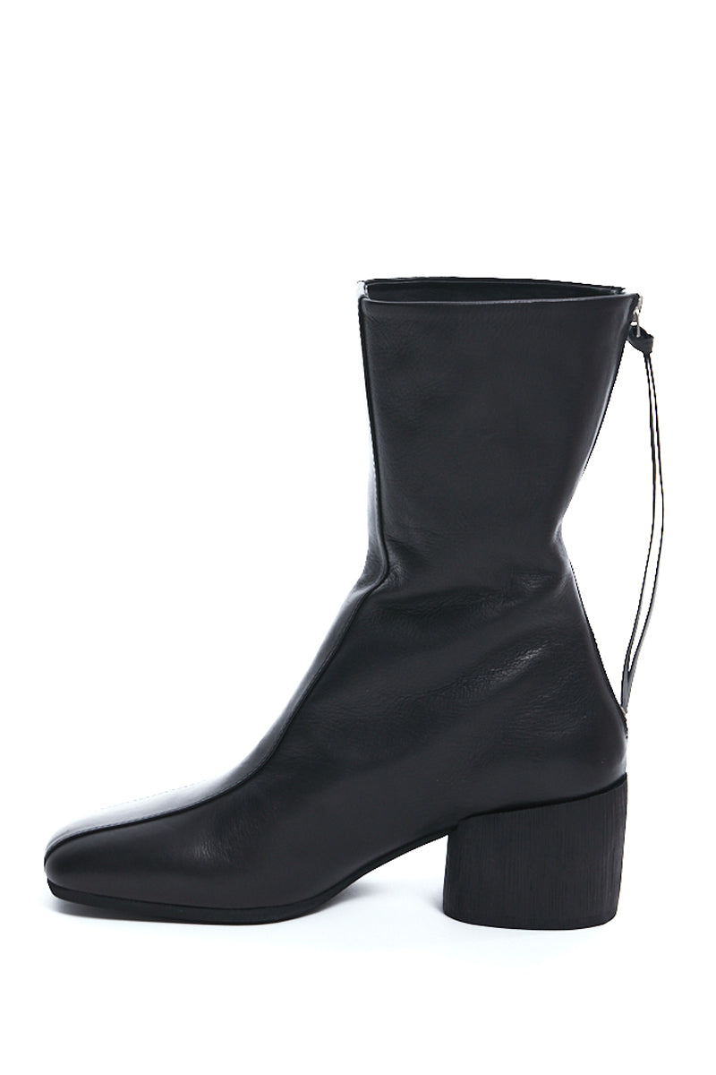 NO DRAMA LEATHER BOOTS