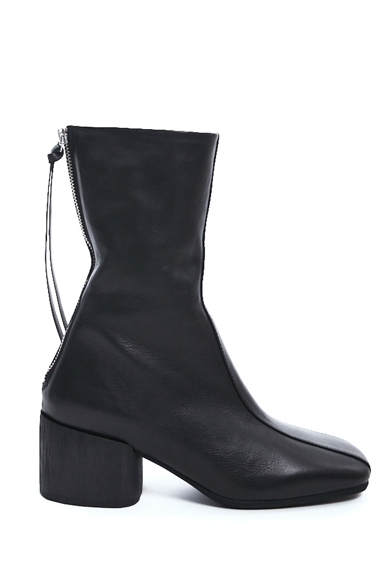 NO DRAMA LEATHER BOOTS