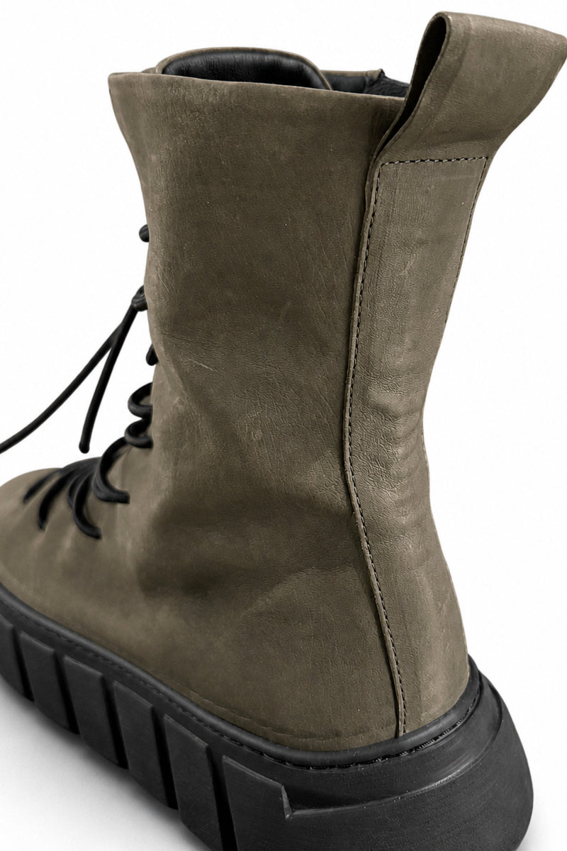 DUST GREEN STOMPER LACE-UP BOOT