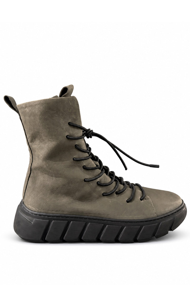 DUST GREEN STOMPER LACE-UP BOOT