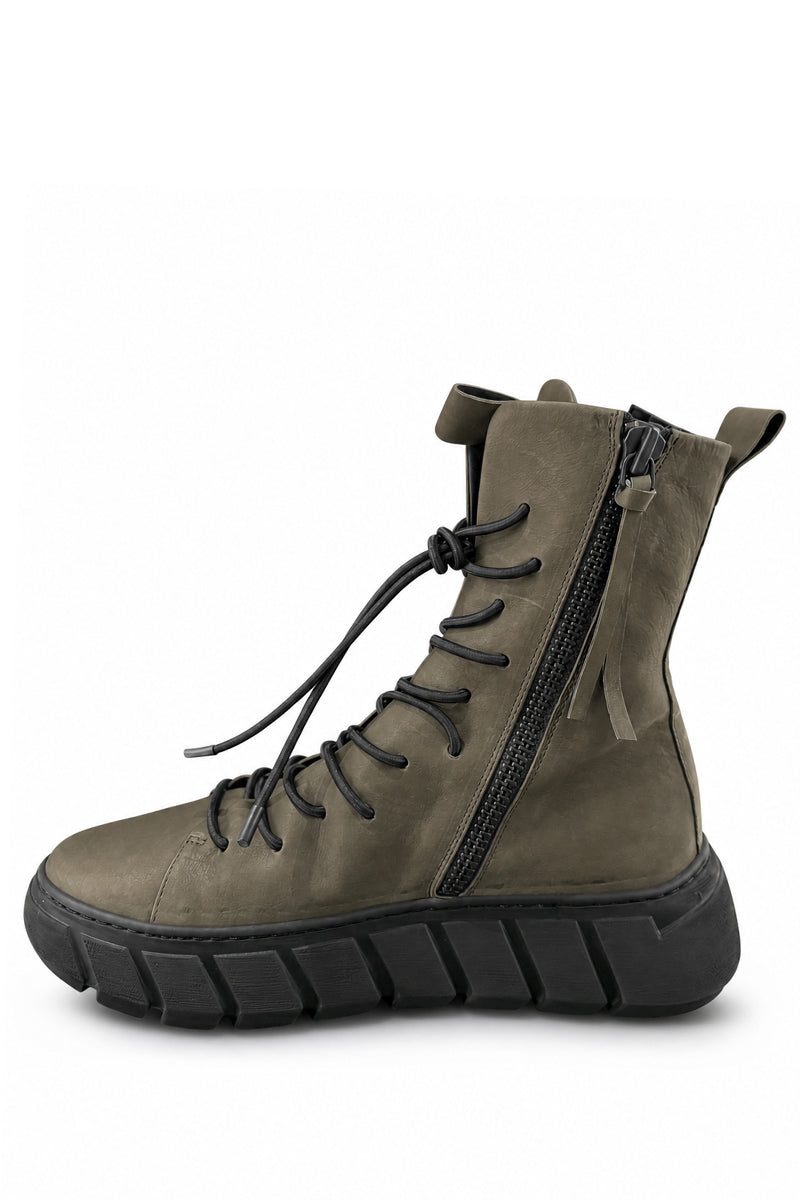 DUST GREEN STOMPER LACE-UP BOOT