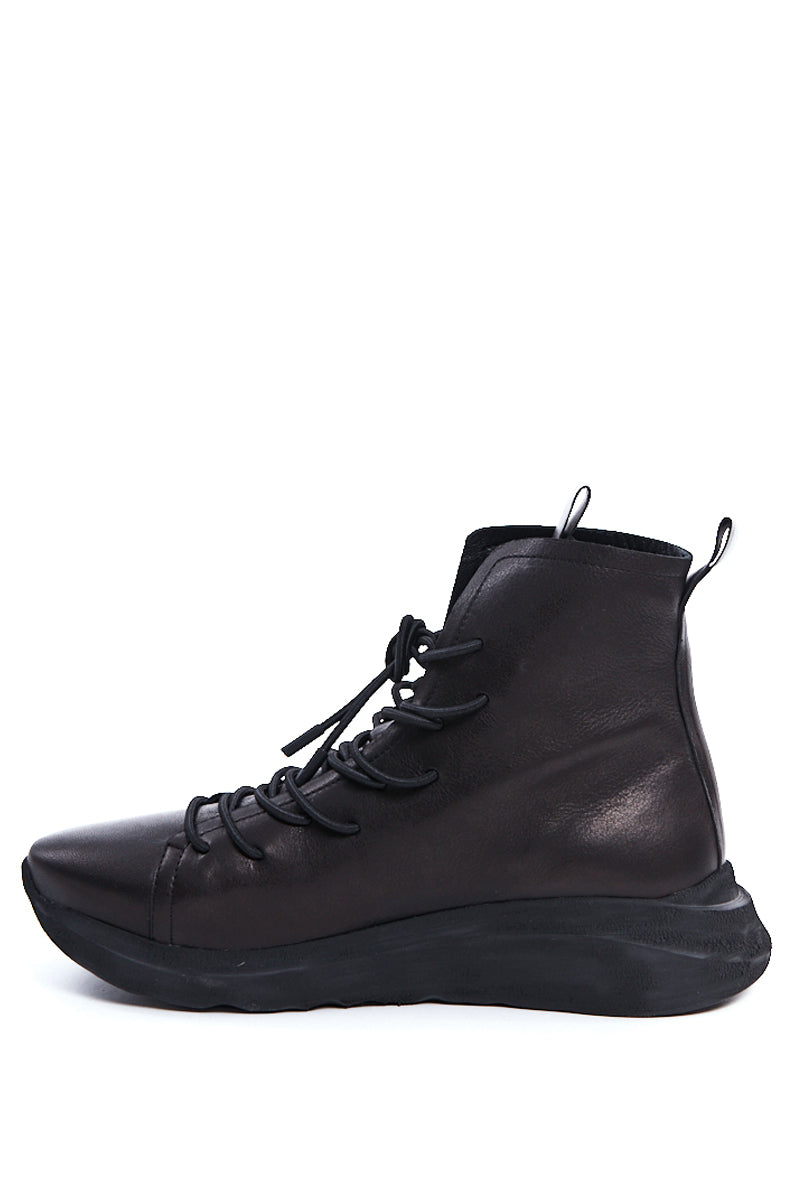 BLACK LACE-UP LOW LEATHER BOOT
