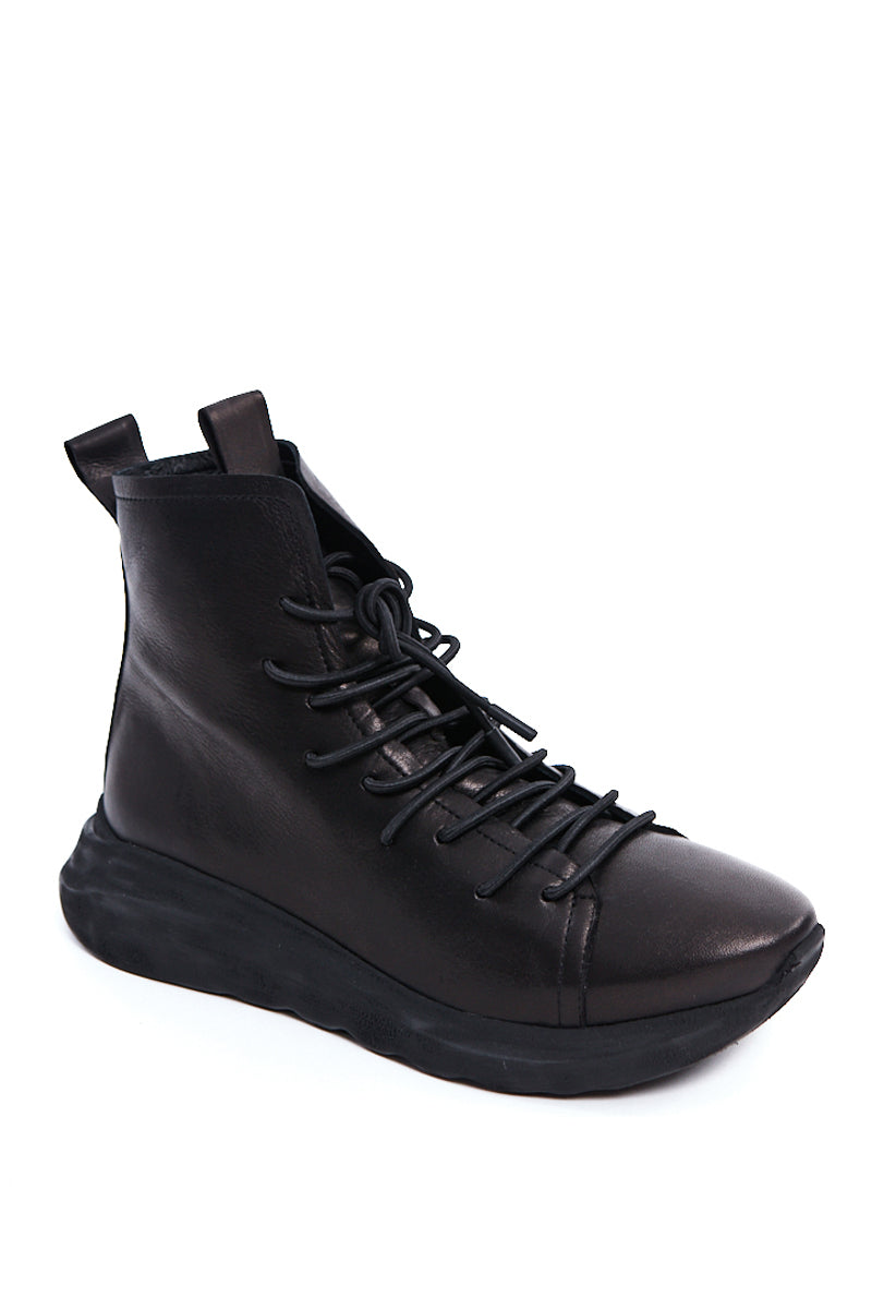 BLACK LACE-UP LOW LEATHER BOOT