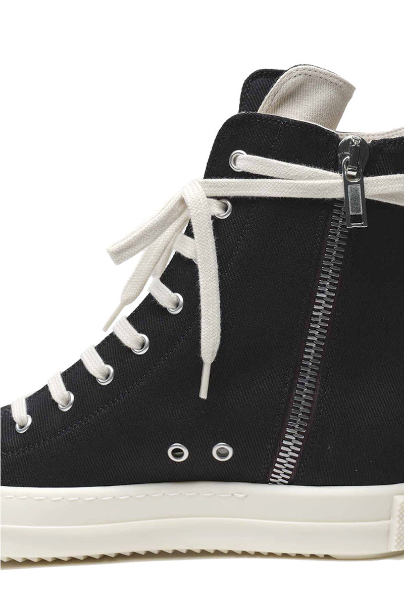 BLACK EXTREME SNEAKS