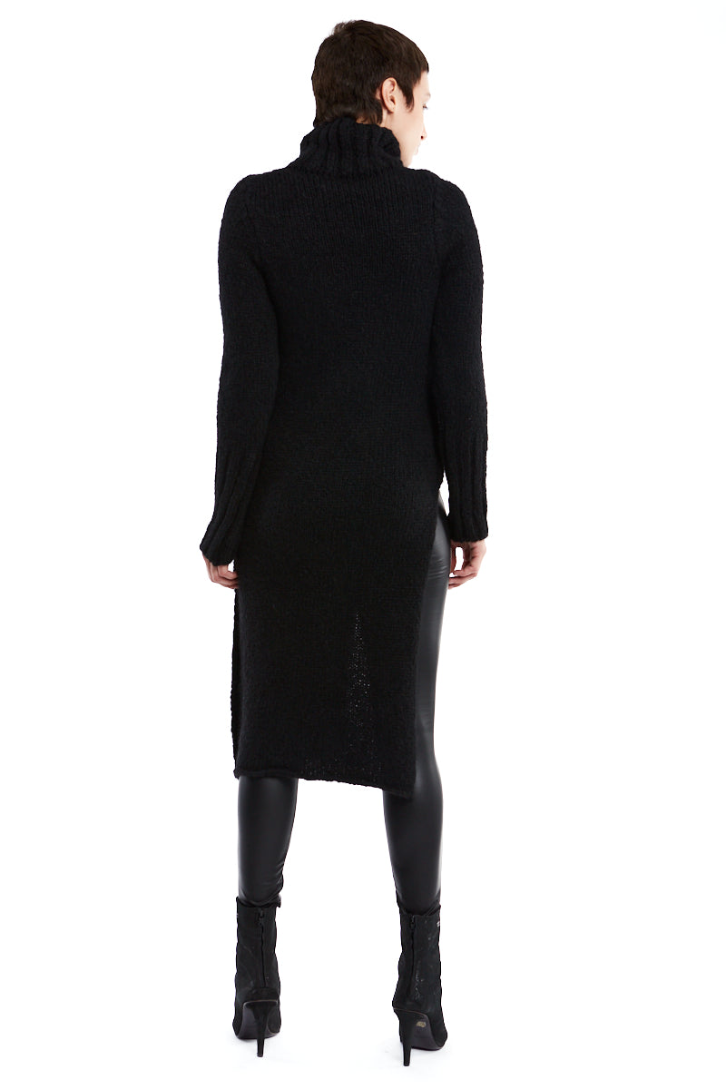 HIGH NECK CHUNKY TOP