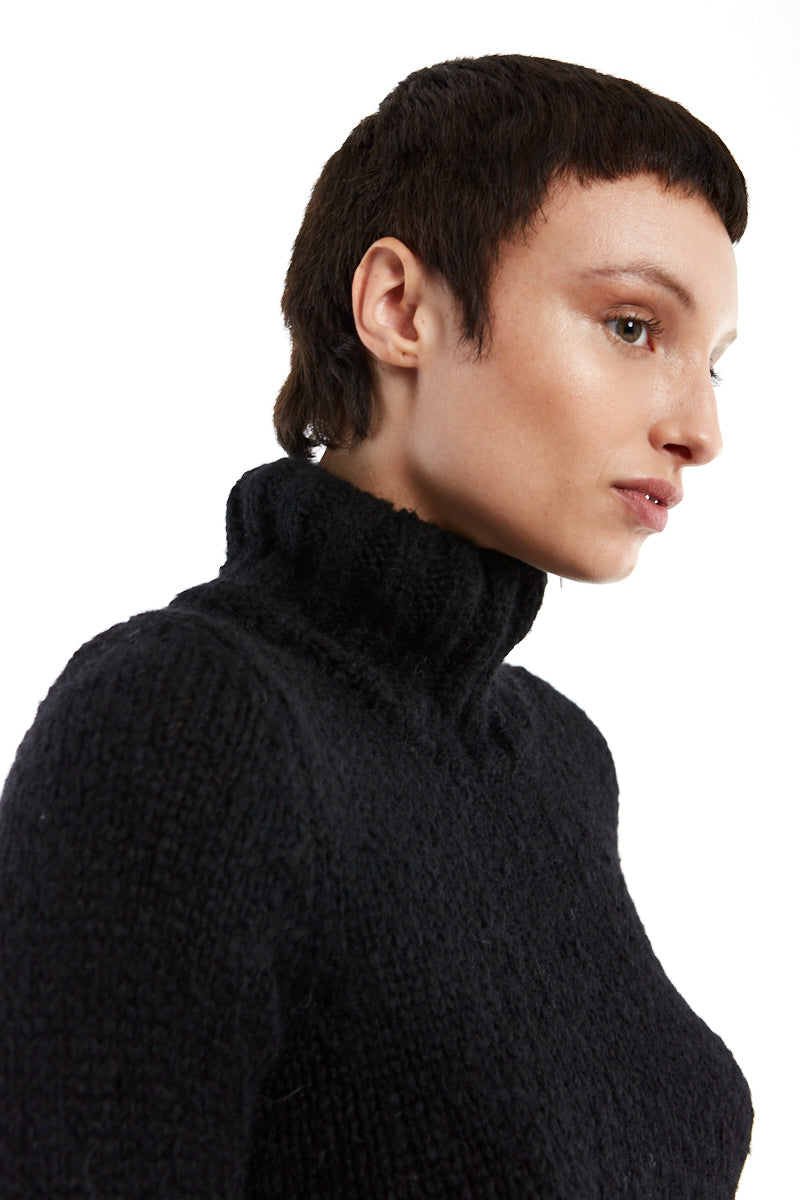 HIGH NECK CHUNKY TOP