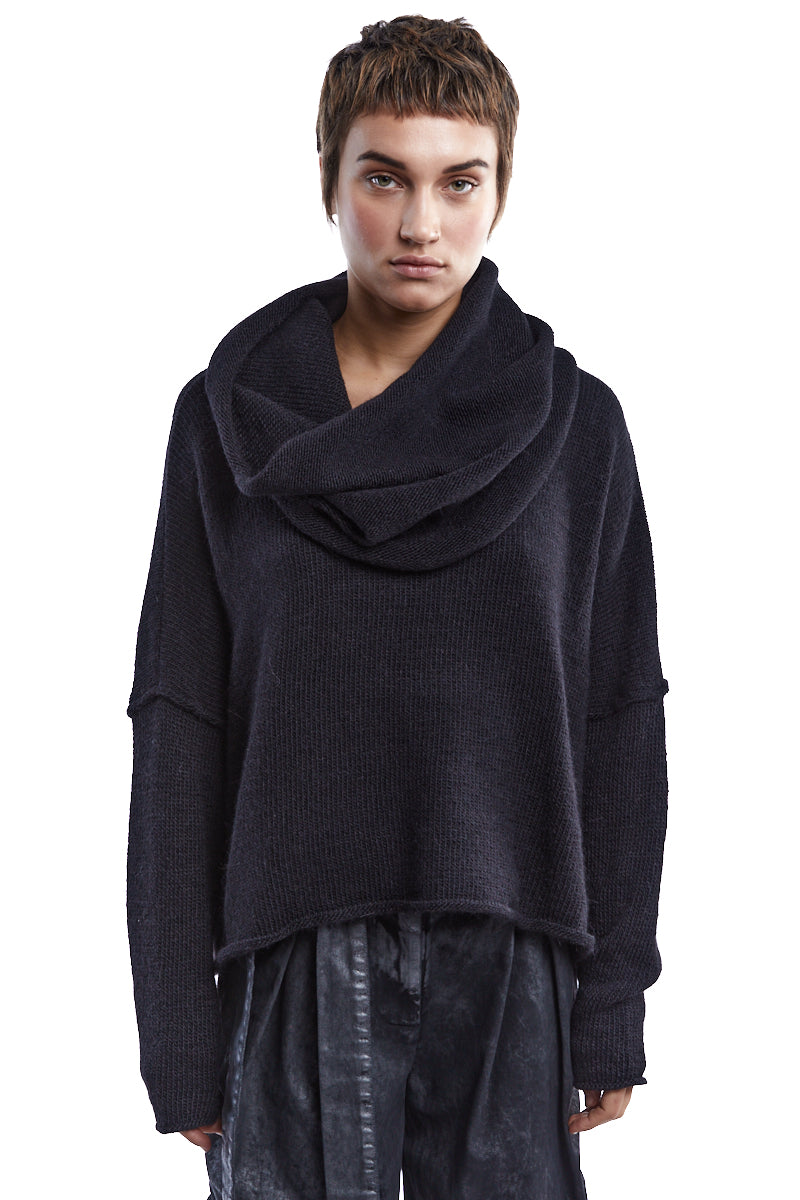 BLACK SUPER SOFT ALPACA JUMPER