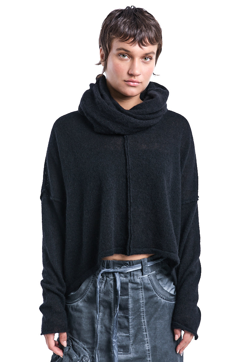BLACK JUMPER WITH REMOVABLE SNOOD