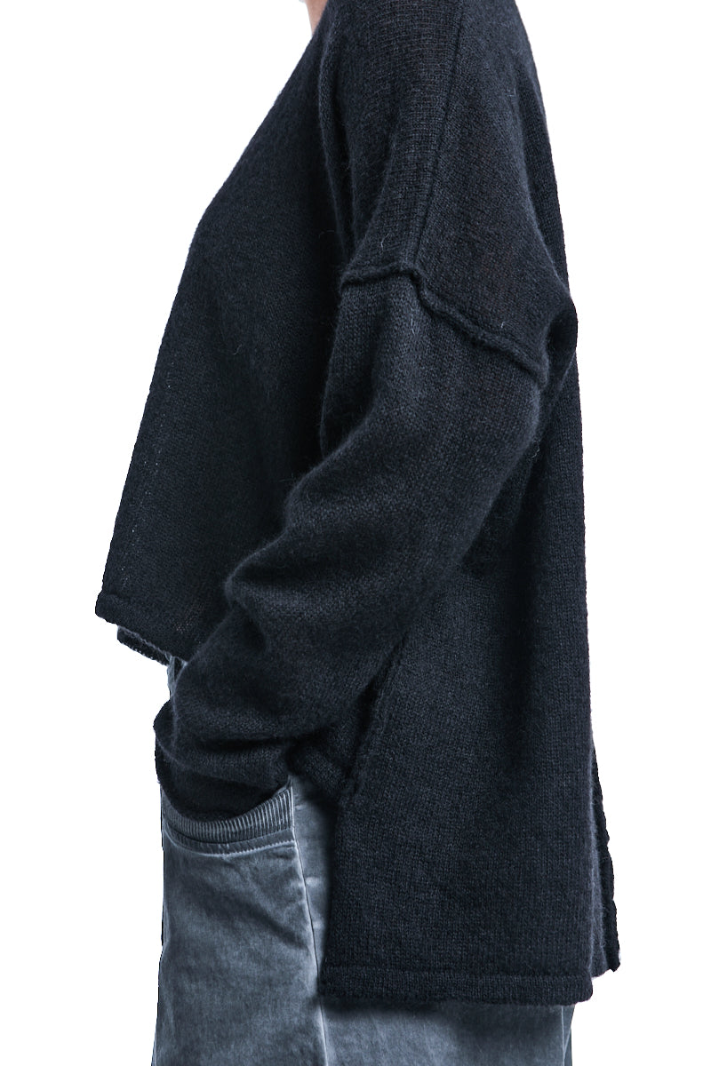 BLACK JUMPER WITH REMOVABLE SNOOD