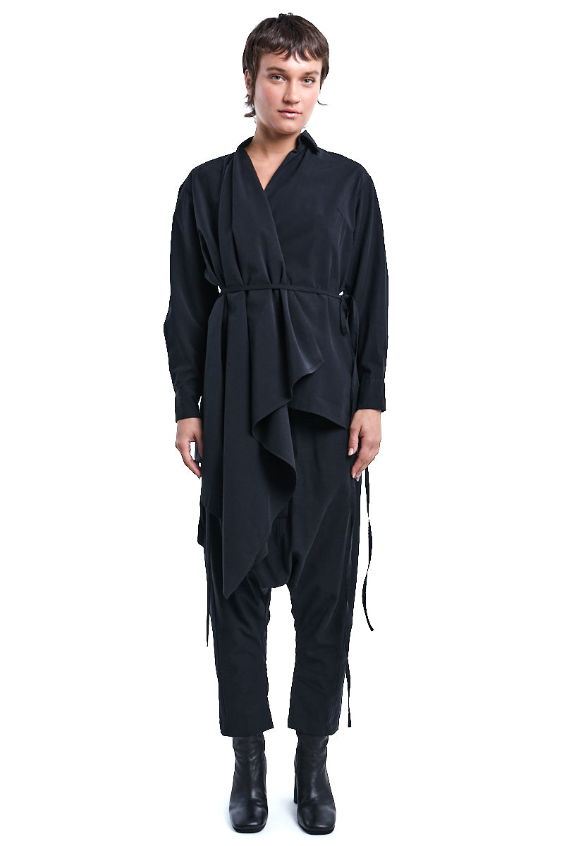 BLACK OVERLAPPED JACKET