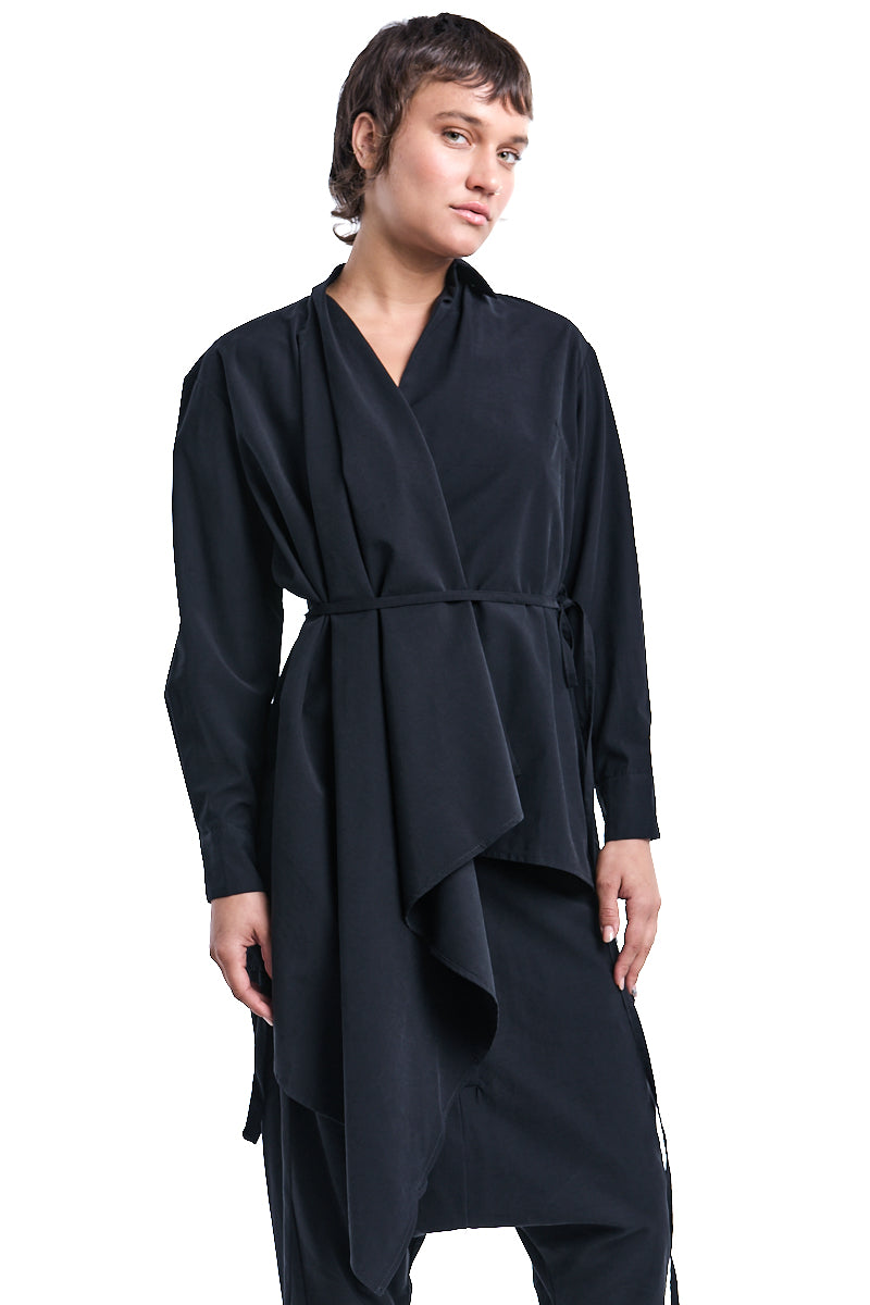 BLACK OVERLAPPED JACKET