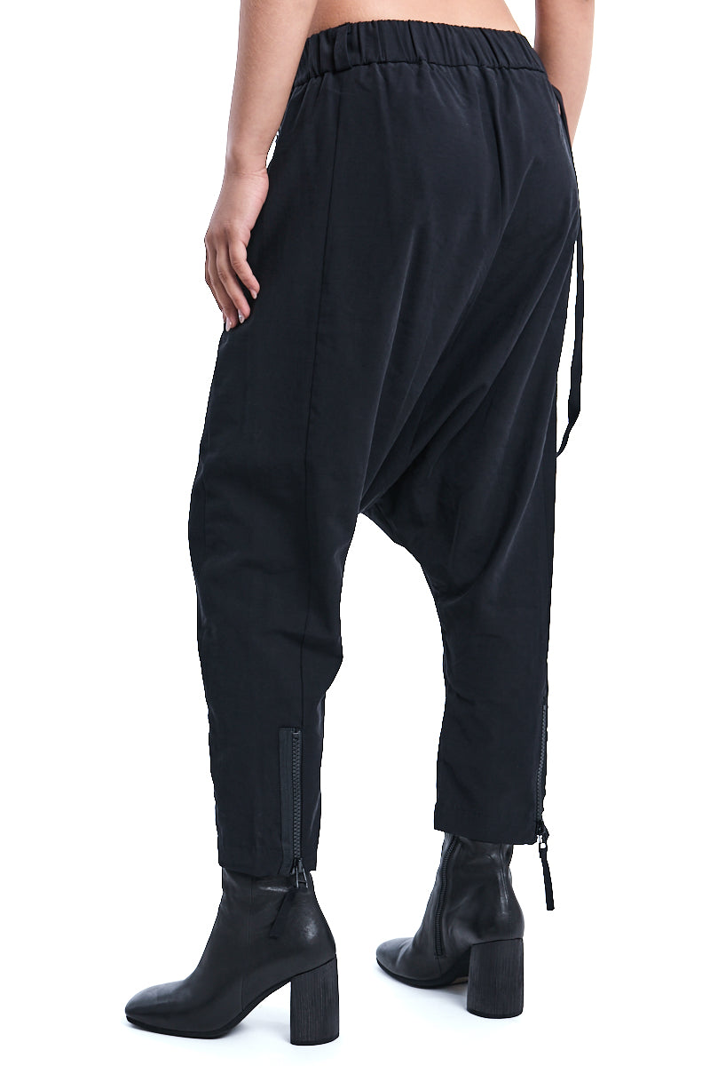 BLACK SOFT ZIPPED PANTS