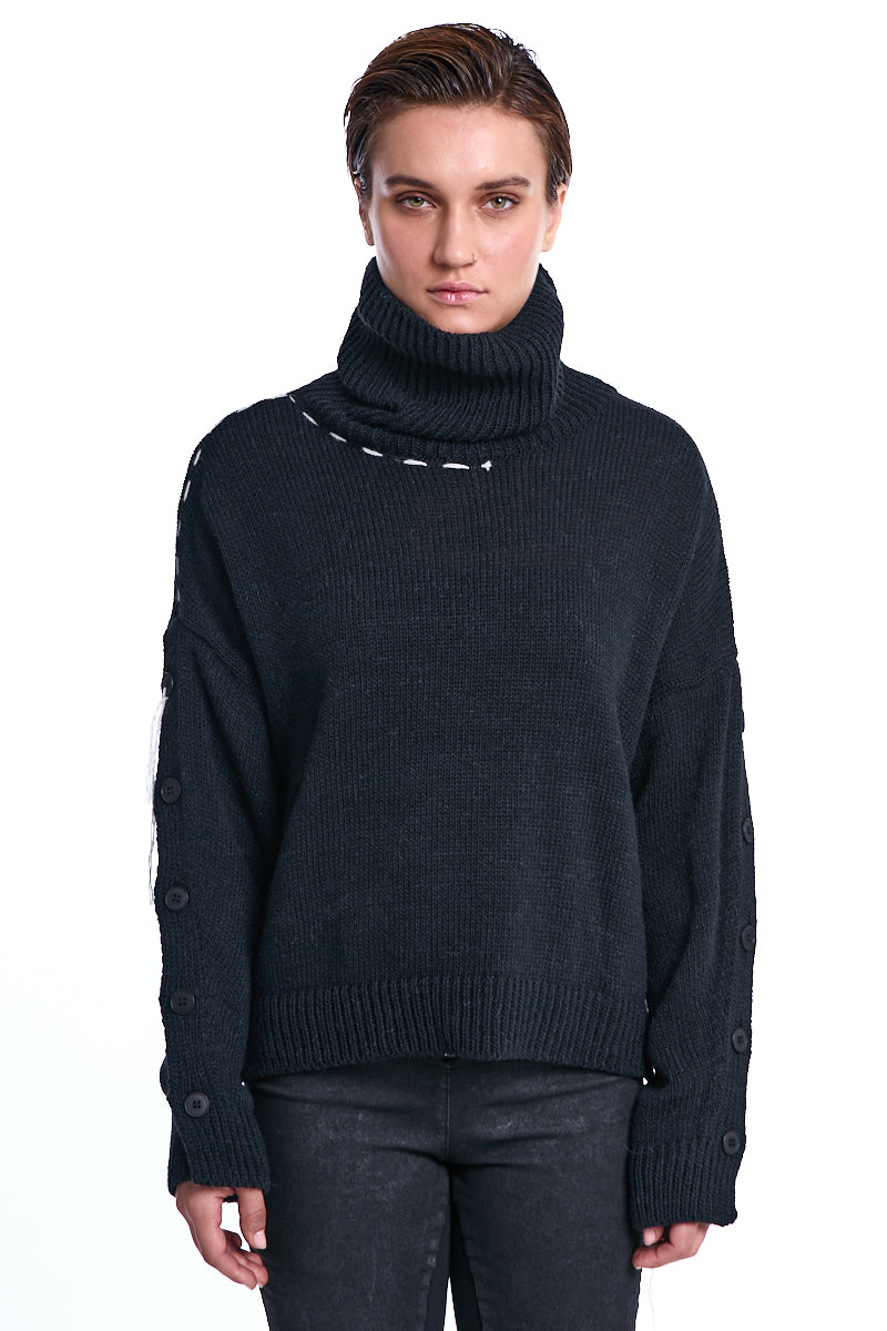 BLACK BUTTON SLEEVE WOOL TURTLENECK