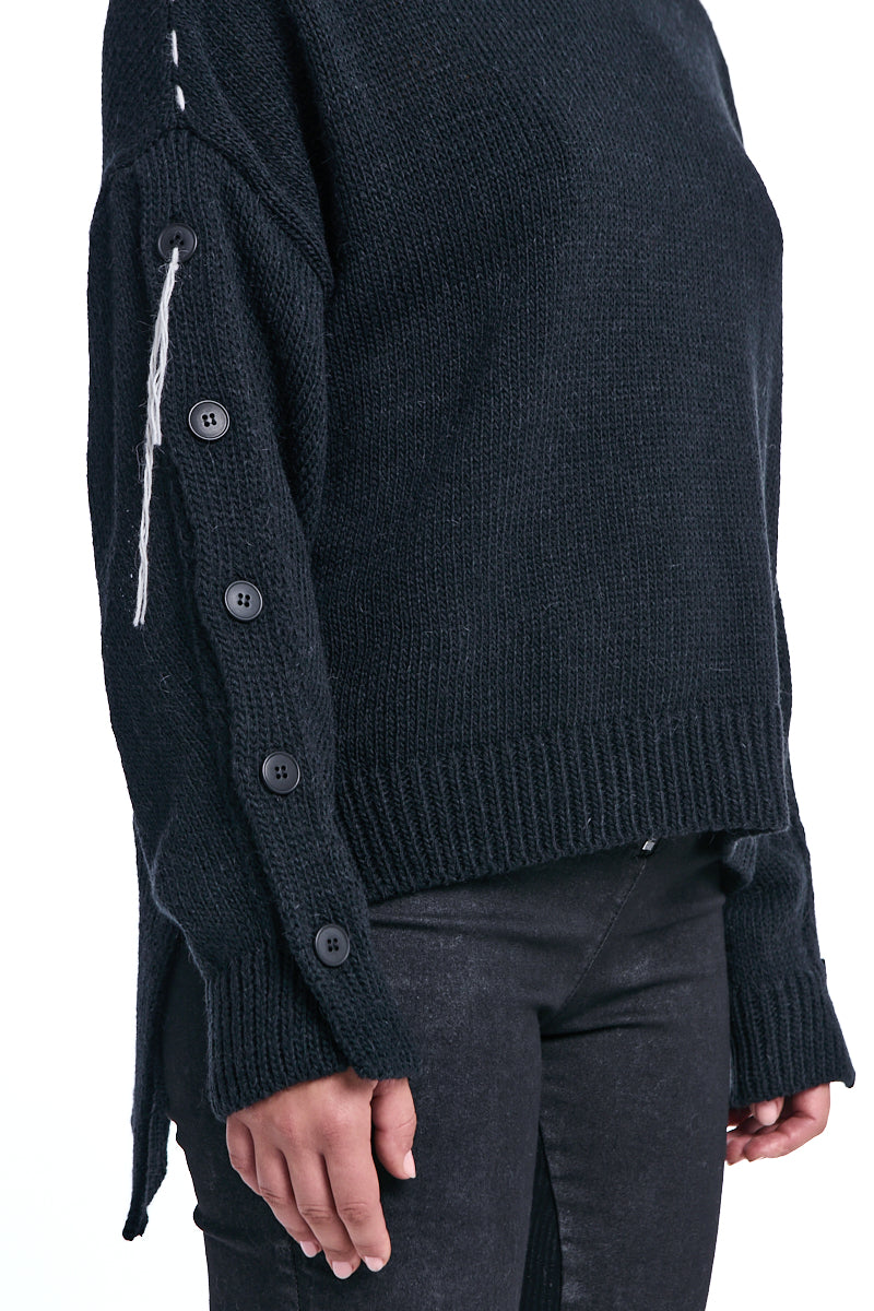 BLACK BUTTON SLEEVE WOOL TURTLENECK