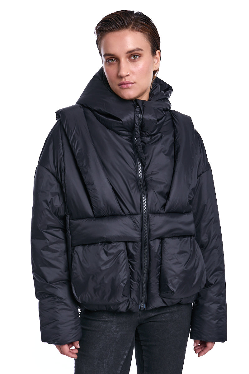 BLACK HOODED BOXY PUFFER JACKET