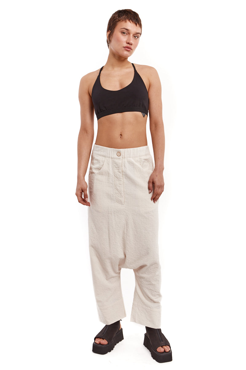 TOFU CRINKLED DROP CROTCH PANTS