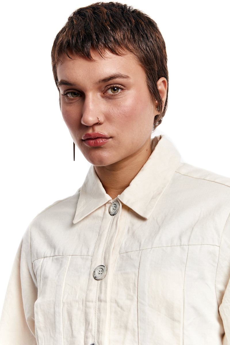 CREAM WRINKLED CROPPED DENIM JACKET
