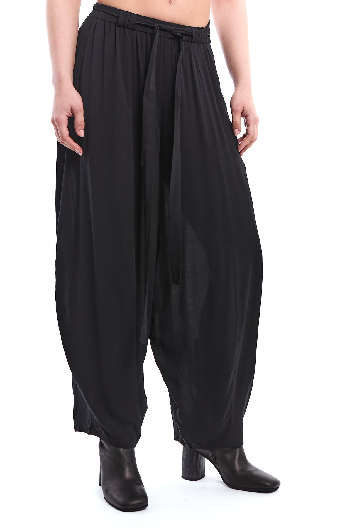 BLACK FLUID SLOUCHY VISCOSE PANTS