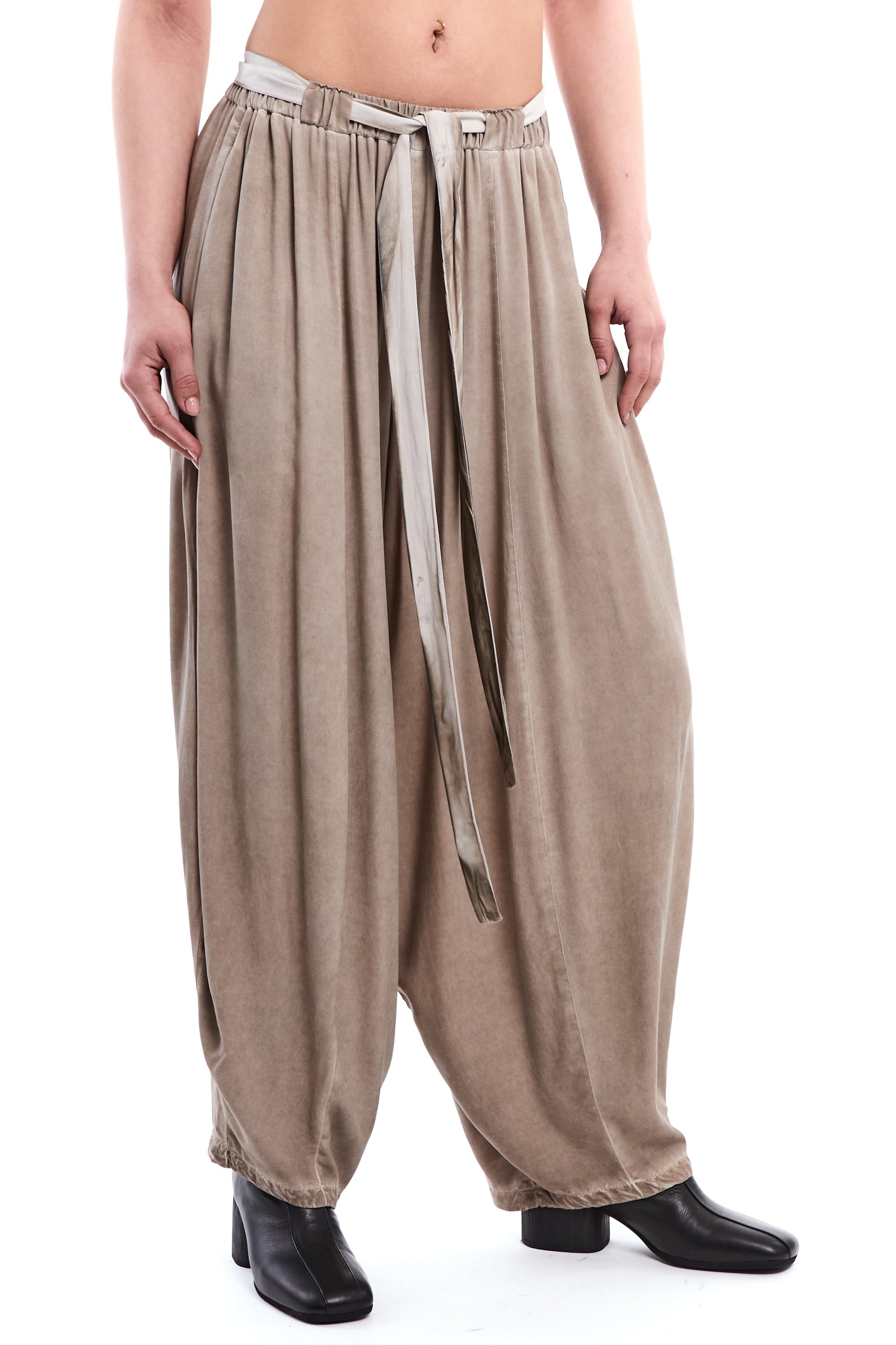 SAND OLD DYED FLUID SLOUCHY VISCOSE PANTS