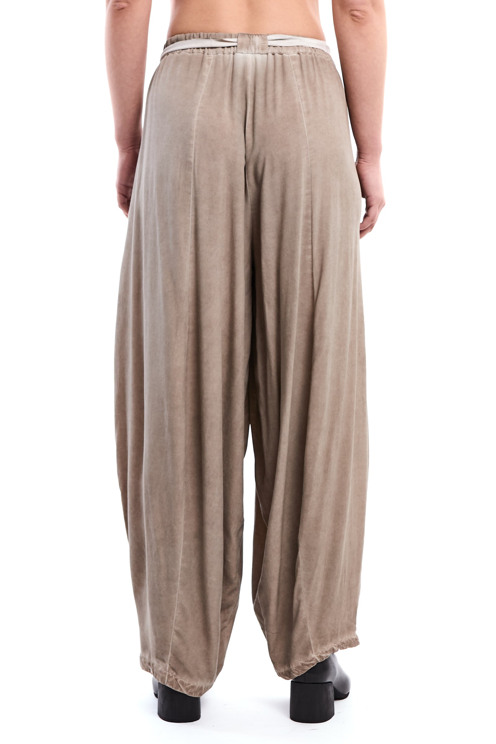 SAND OLD DYED FLUID SLOUCHY VISCOSE PANTS
