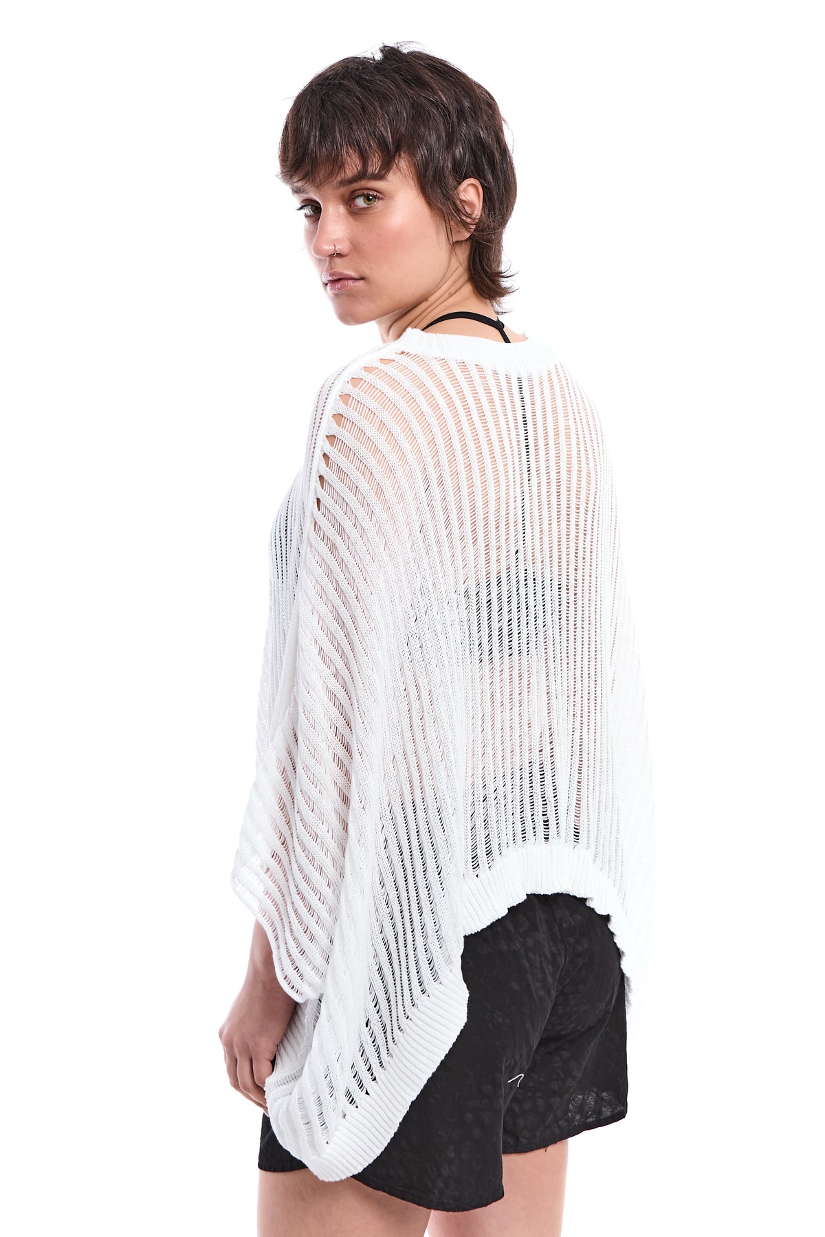 WHITE LOOSE-KNIT OVERSIZED COTTON SWEATER