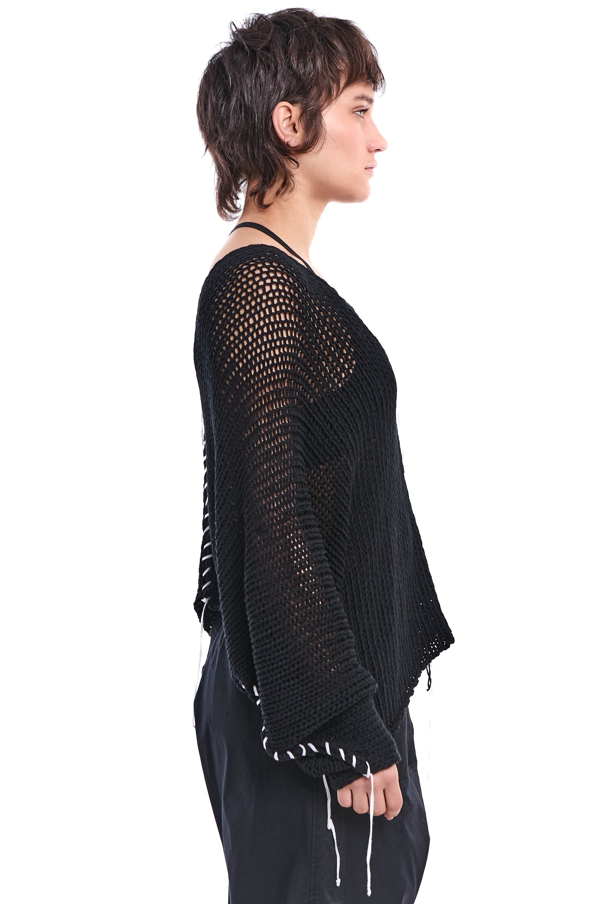 BLACK HAND-STITCHED RELAXED V-NECK KNIT